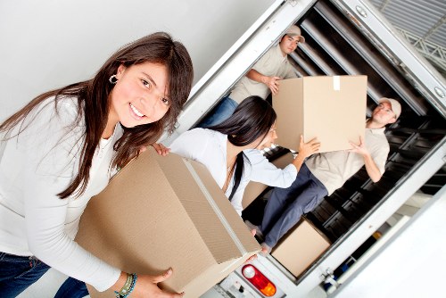 Load-based and cubic-yard quote options for a Upton van move